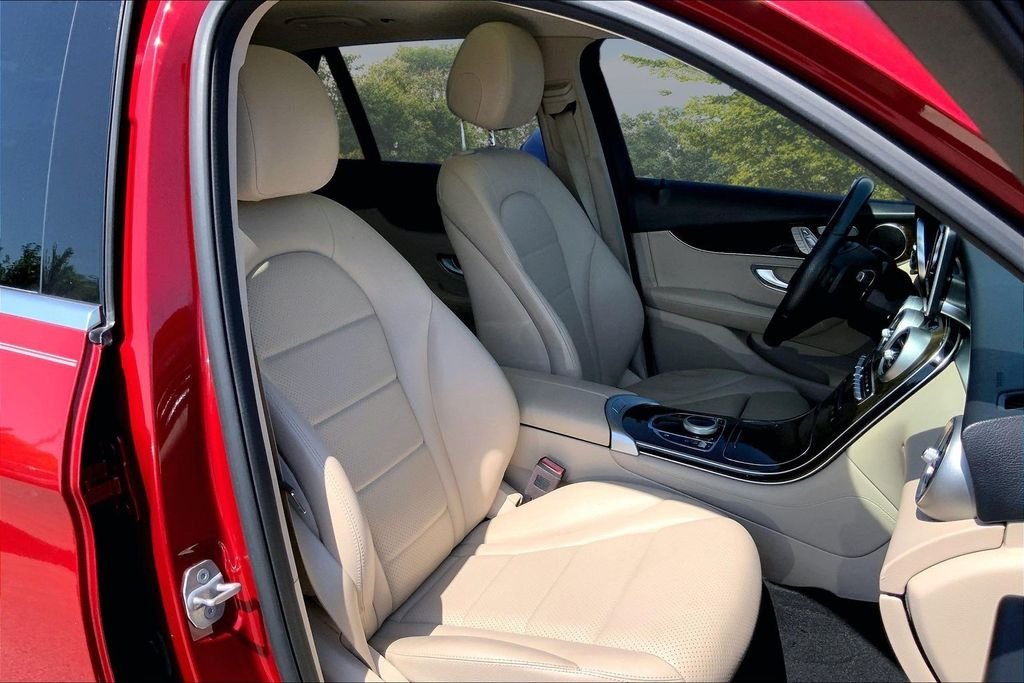 Used 2019 designo Cardinal Red Metallic Mercedes-Benz GLC 300 image 27