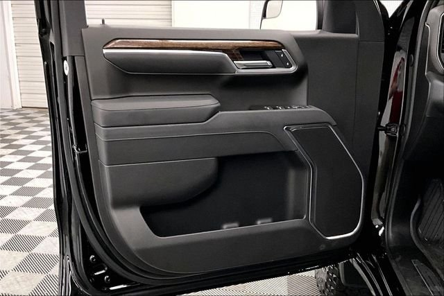 Used 2026 Onyx Black GMC Elevation image 20
