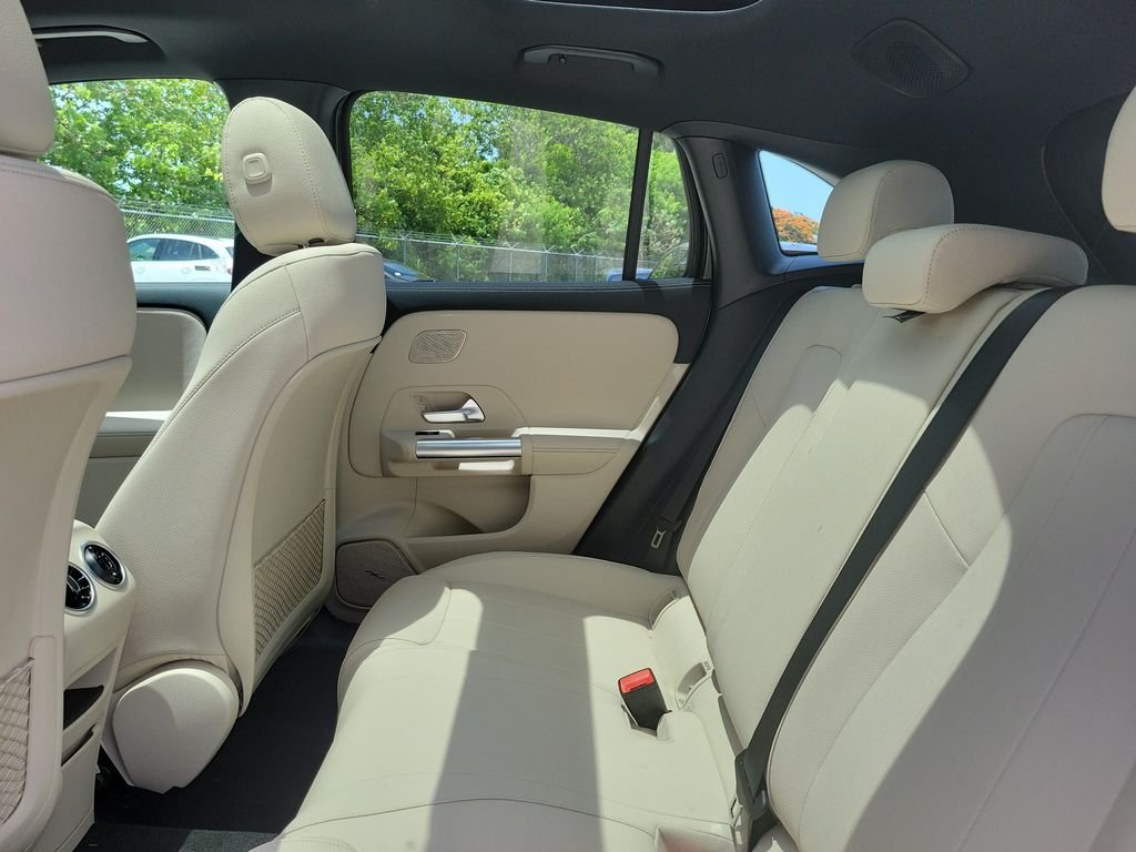 New 2026 Black Mercedes-Benz GLA 250 image 8
