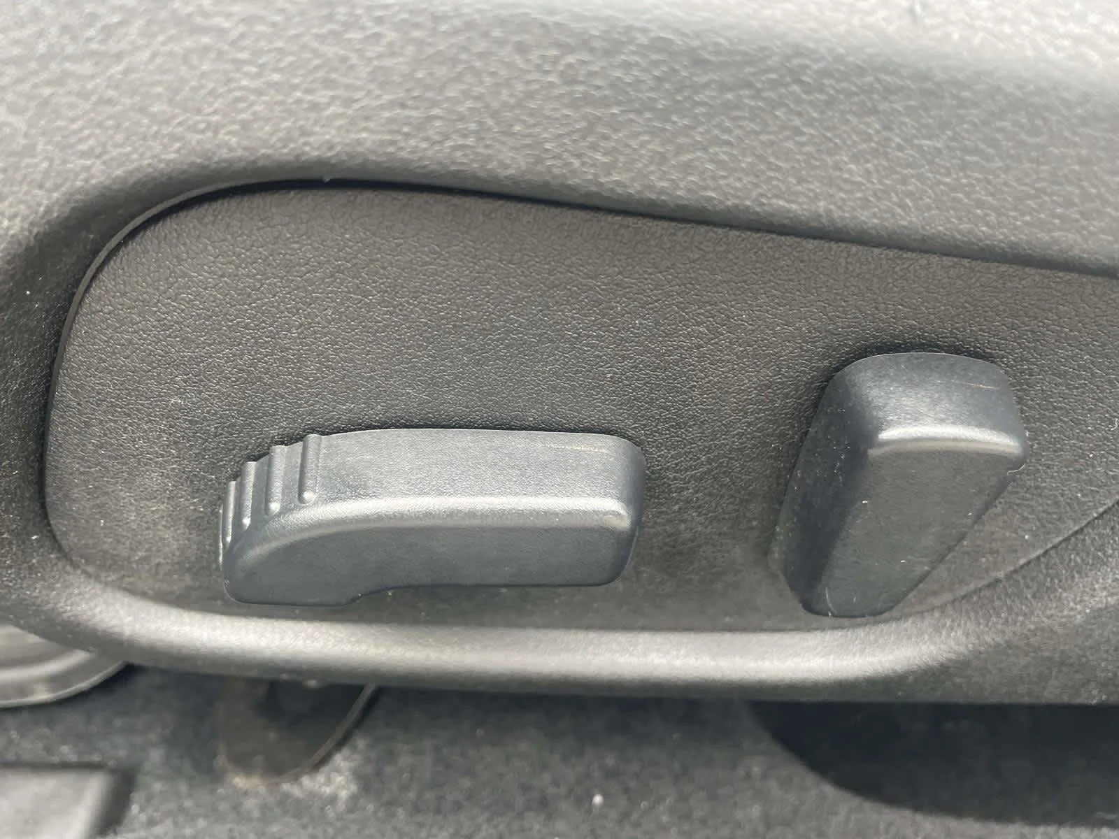 Used 2016 Dark Gray Metallic Subaru Limited image 16