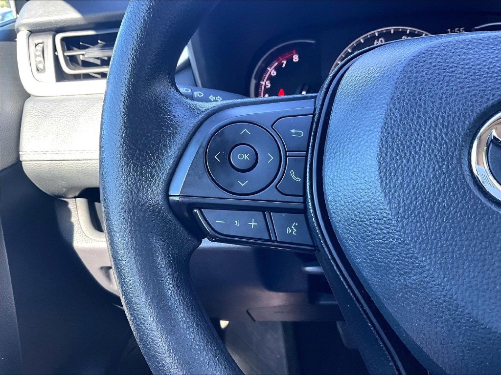 Used 2025  Toyota XLE image 23