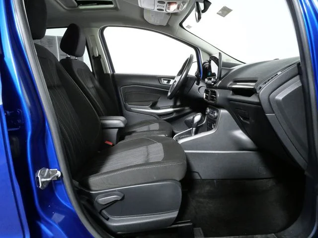 Used 2019 Blue Ford SE image 10