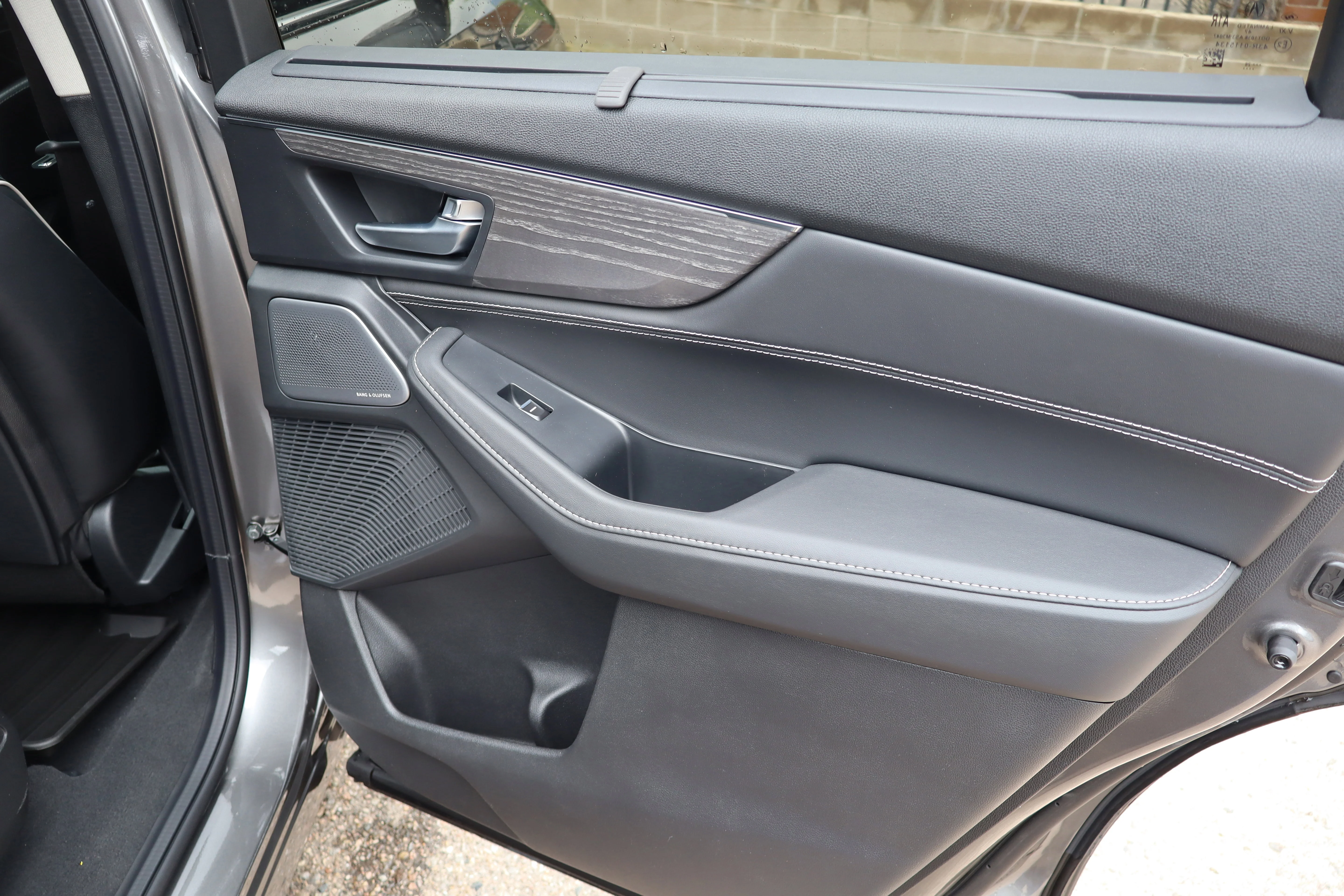 New 2026 Liquid Carbon Metallic Acura w/Advance Package image 32