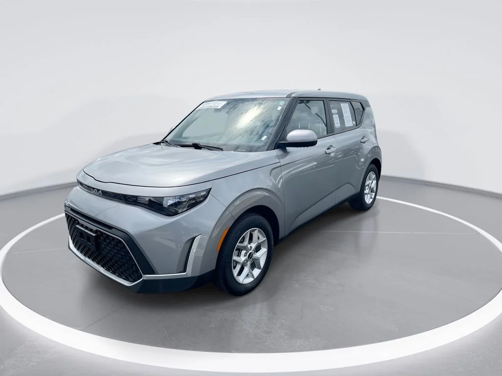 Used 2025 Gray Kia LX image 4