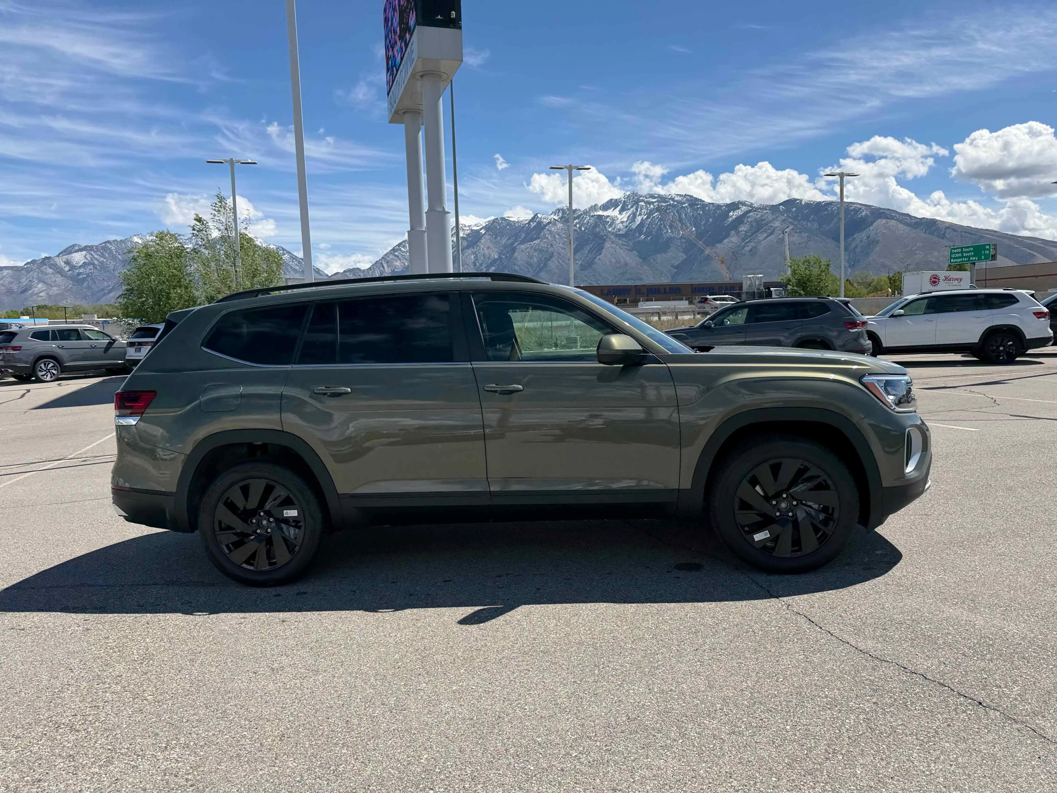 New 2026 Green Volkswagen 2.0T SE w/Technology image 8