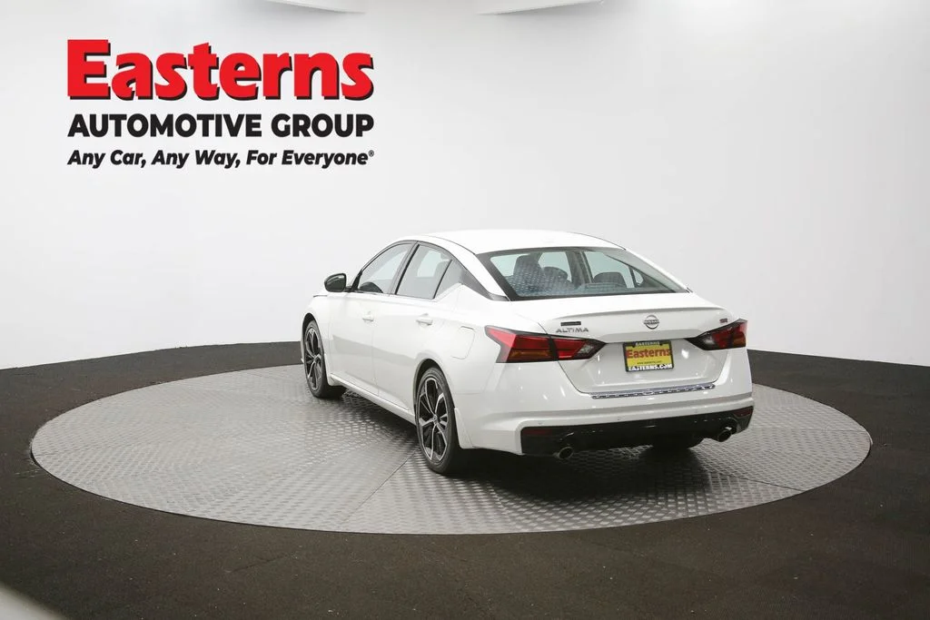 Used 2023 White Nissan 2.5 SR image 62