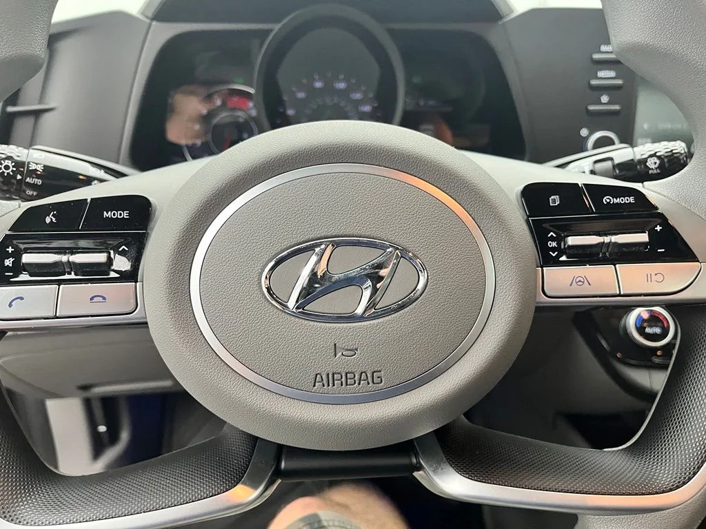 Used 2023 Silver Hyundai SEL image 22