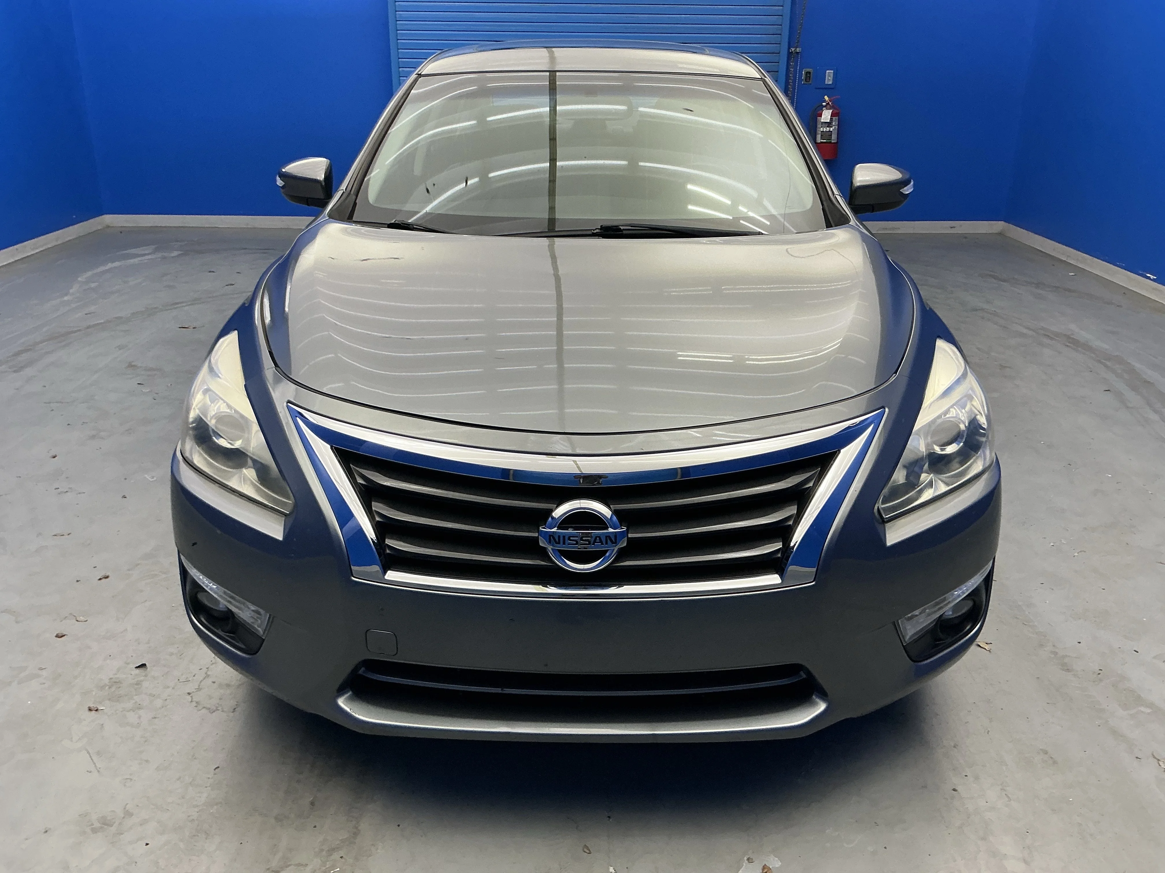 Used 2015 Gun Metallic Nissan 2.5 SV image 3
