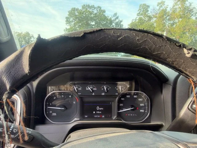 Used 2021 White GMC AT4 image 20