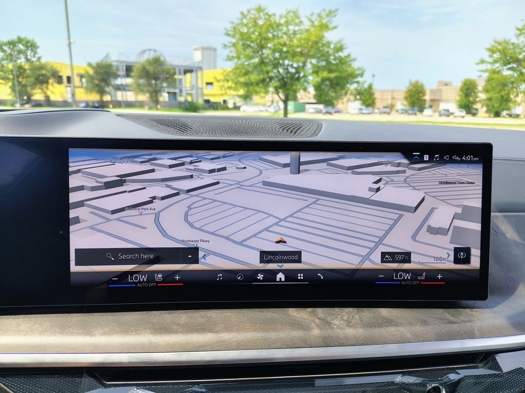 Used 2026 Black BMW xDrive40i image 30