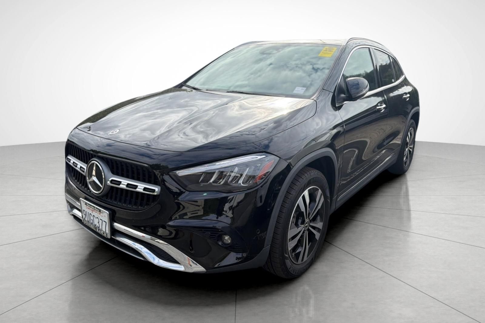 Used 2025  Mercedes-Benz GLA 250 image 2