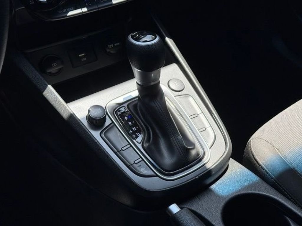 Used 2022 Thunder Gray Hyundai SEL image 18
