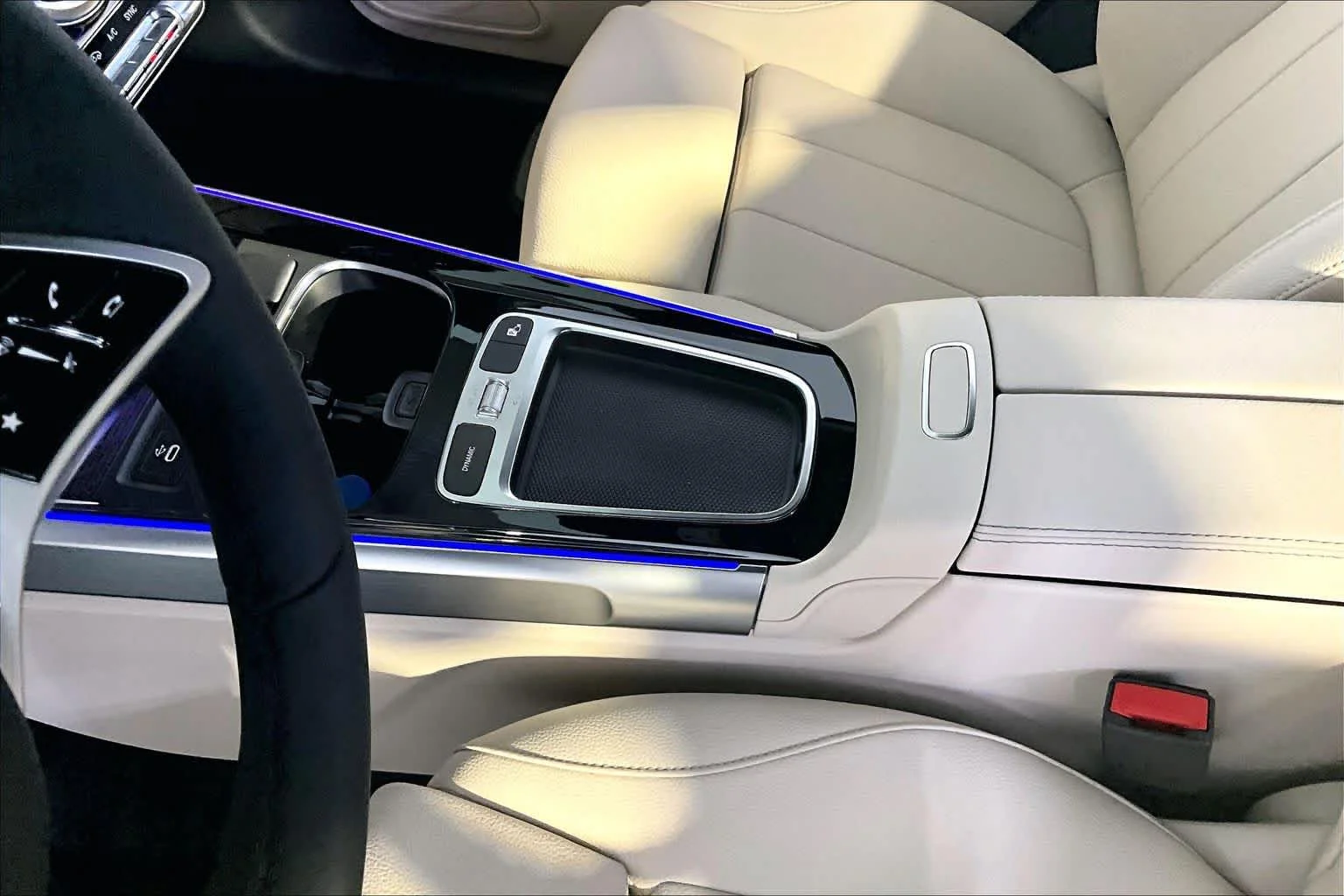 New 2026 Polar White Mercedes-Benz GLB 250 image 10