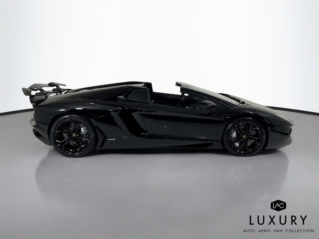 Used 2016 Nero Aldebaran Lamborghini LP 700-4 | Vorsteiner Carbon Wing | Carbon Interior image 5