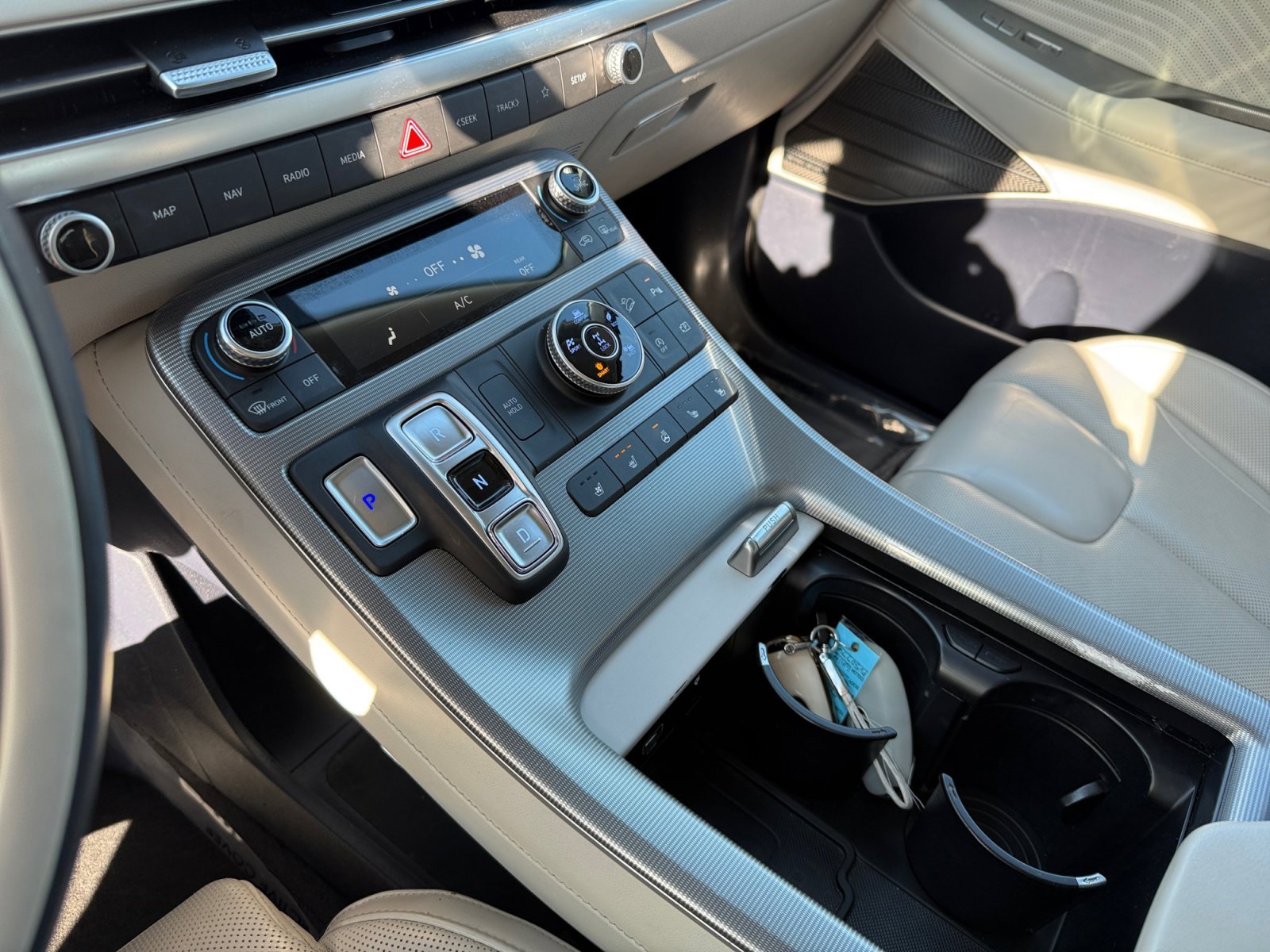 Used 2023 Hyper White Hyundai Calligraphy image 13