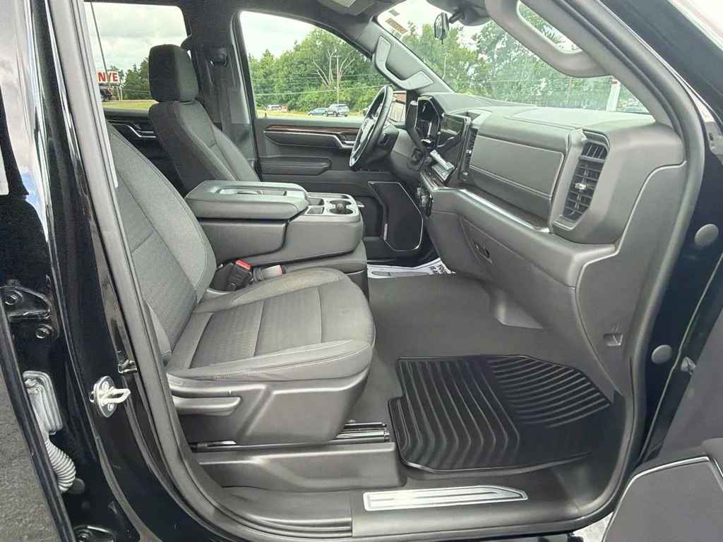Used 2023 Black Chevrolet LT image 41