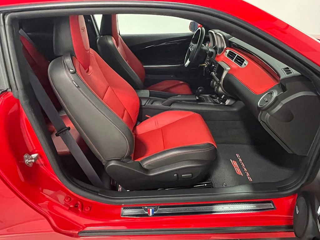 Used 2015 Red Chevrolet SS image 60