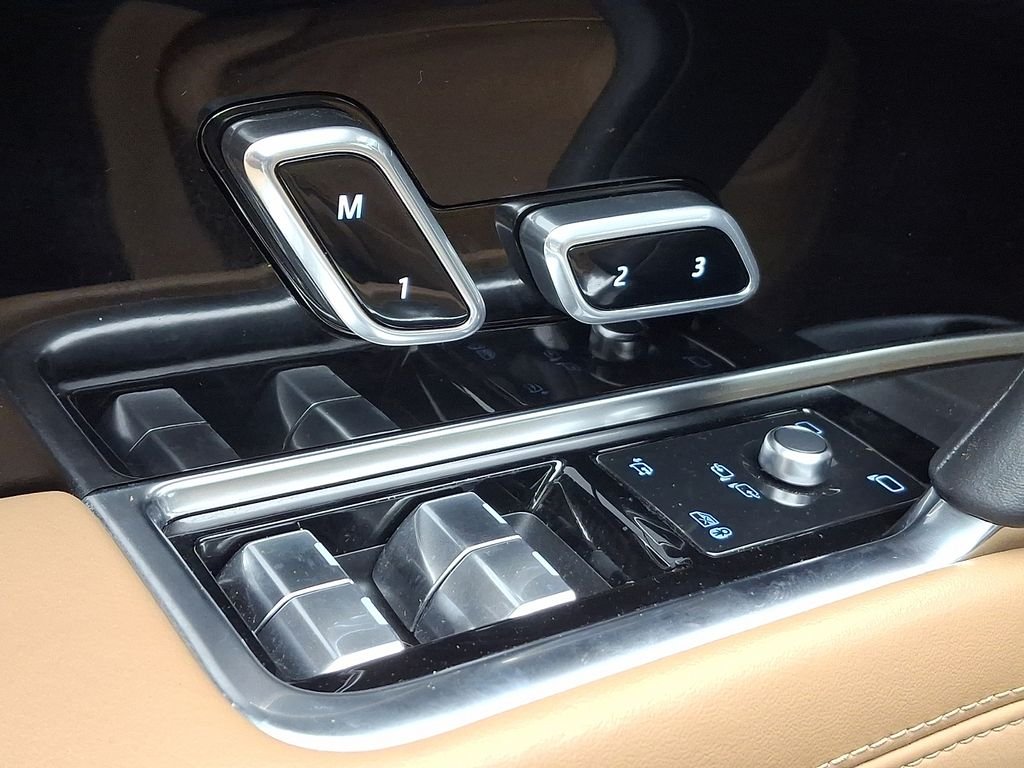Certified Used 2023 Constellation Blue SV Bespoke Ult Met Gloss Land Rover SE image 27