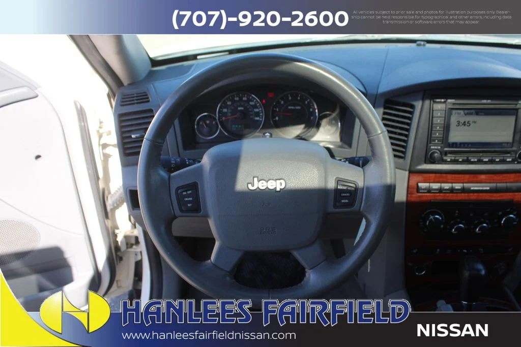 Used 2005 White Jeep Limited image 17