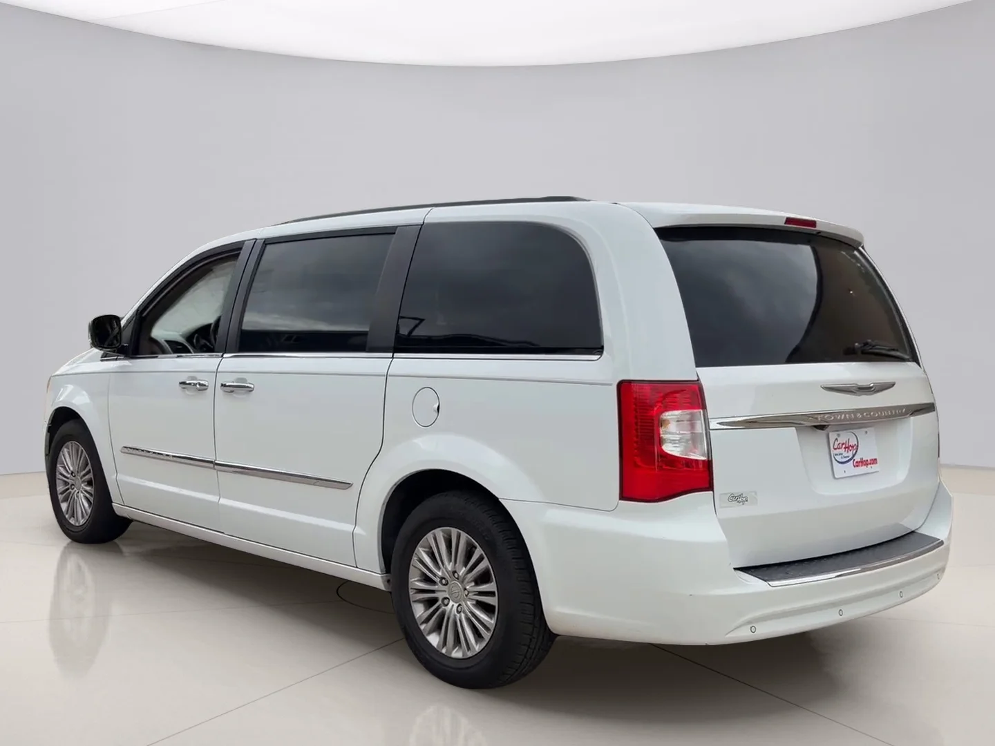 Used 2016 White Chrysler TOURING-L image 3