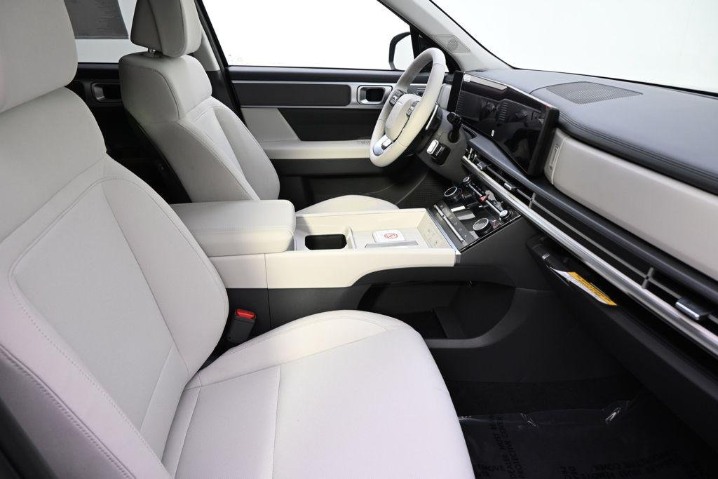 New 2026 Phantom Black Hyundai SE image 16