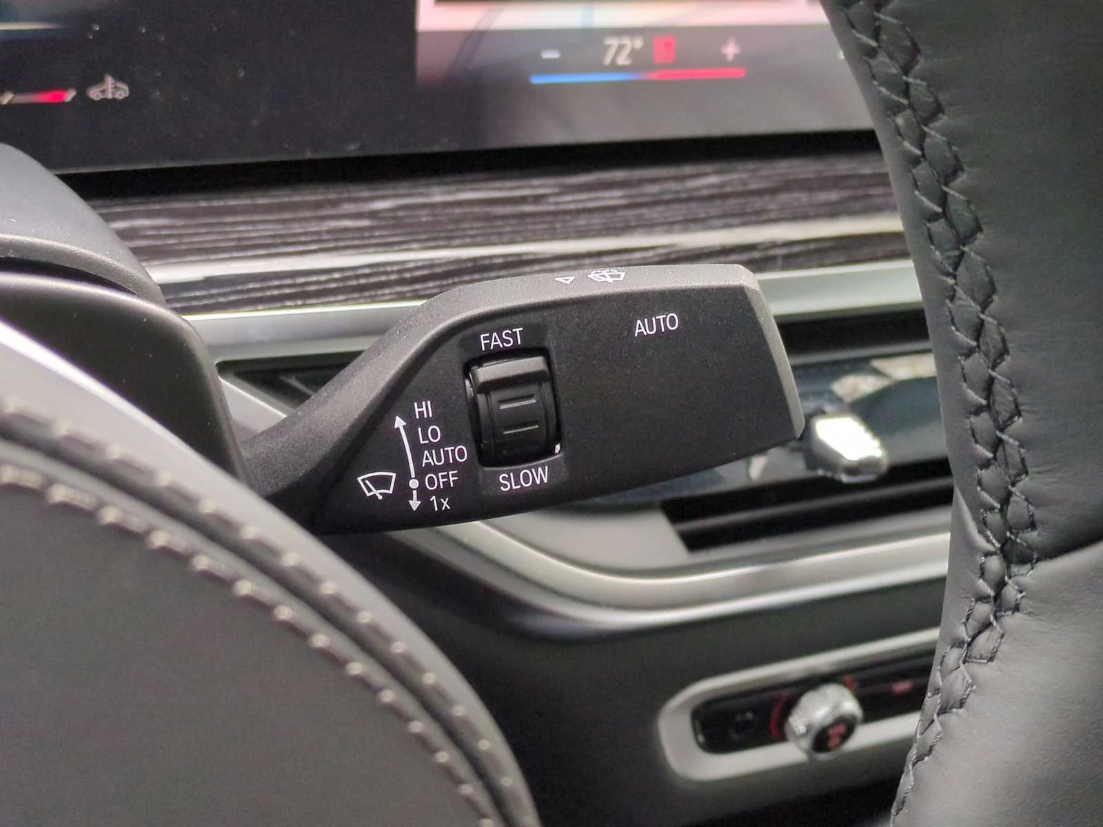 New 2026 Black Sapphire Metallic BMW xDrive40i image 27