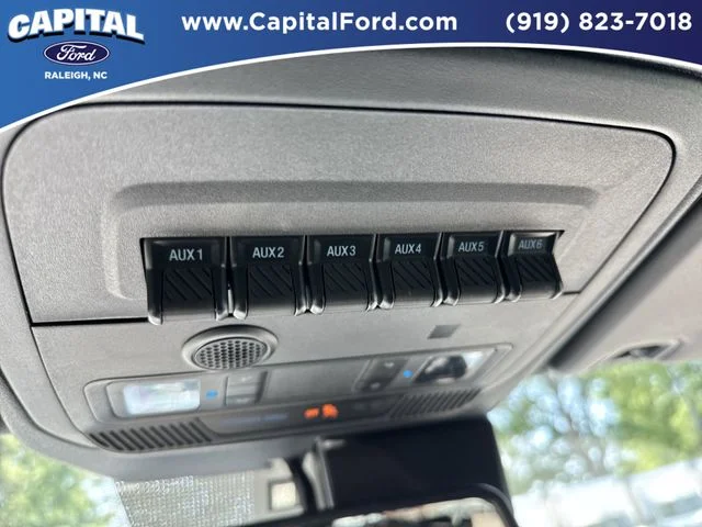Used 2024 Gray Ford Wildtrak image 32