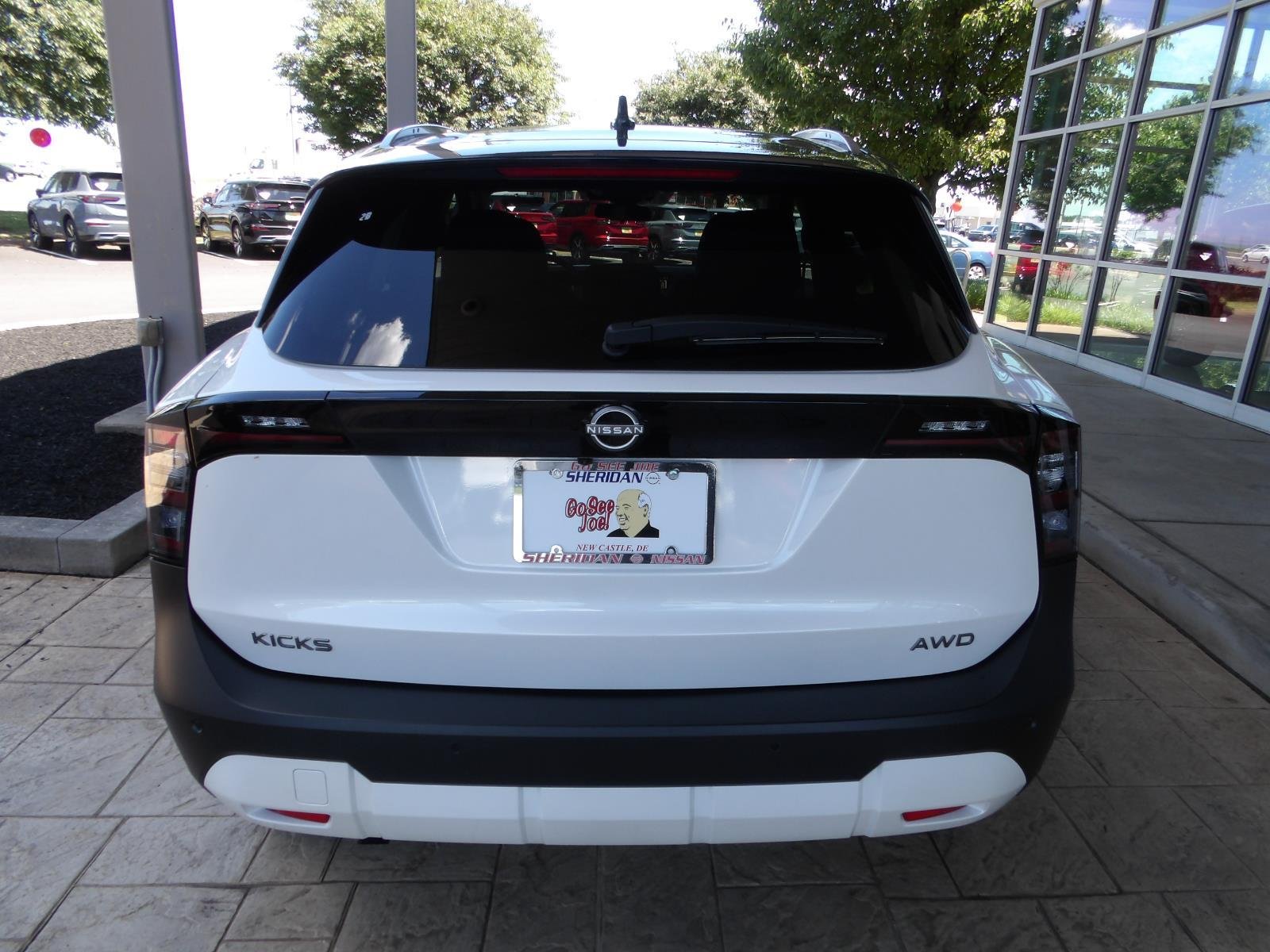 New 2026 Aspen White TriCoat / Super Black Two-tone Nissan SV image 6