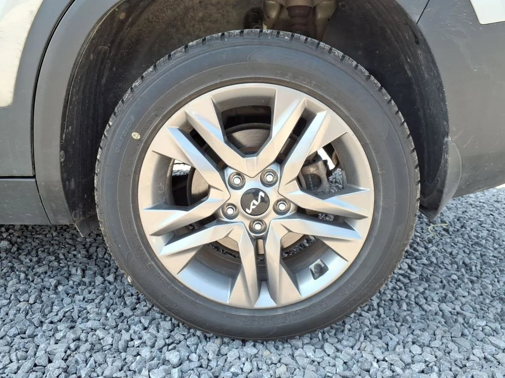 Used 2022 Gray Kia LX image 39
