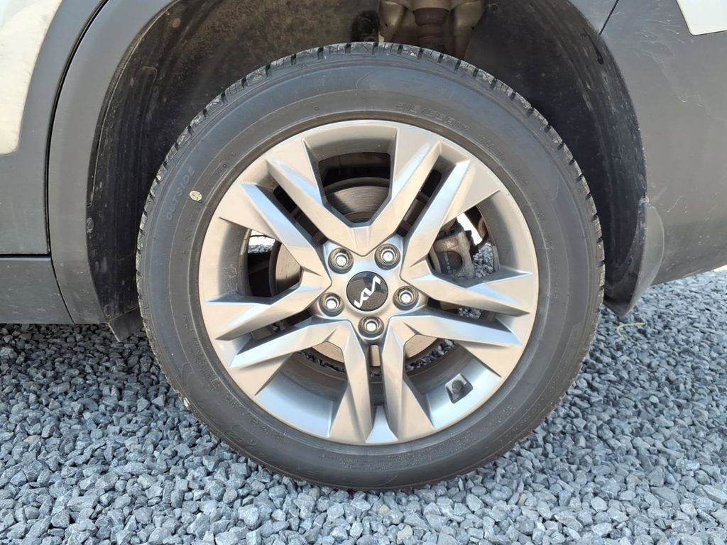 Used 2022 Gray Kia LX image 39
