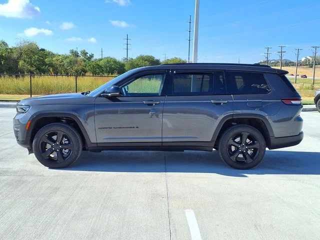 Used 2025 Gray Jeep Limited image 3