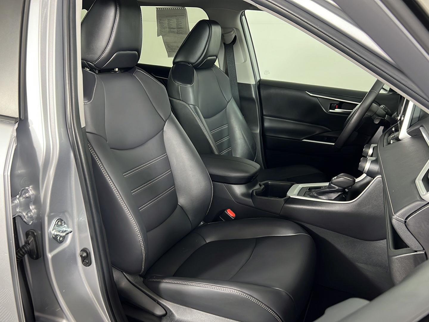 Used 2023 Silver Sky Metallic Toyota XLE Premium image 38