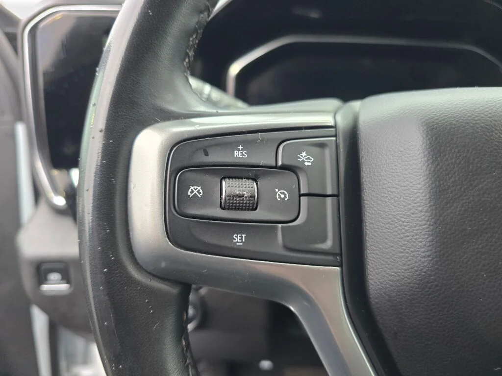 Used 2024 Summit White Chevrolet LT image 22