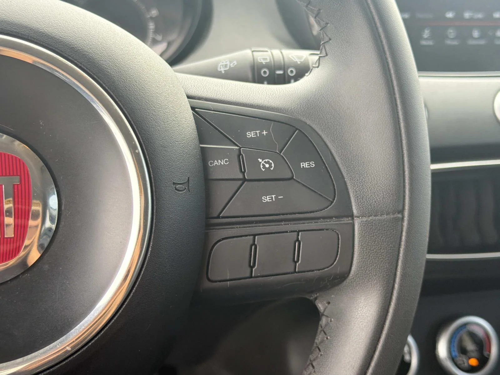 Used 2018 NERO CINEMA (BL FIAT Urbana Edition FWD image 10