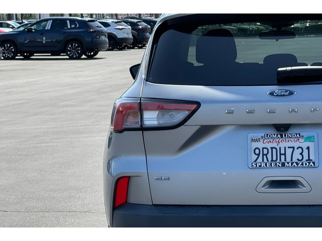 Used 2022 ICONIC SILVER Ford SE image 15