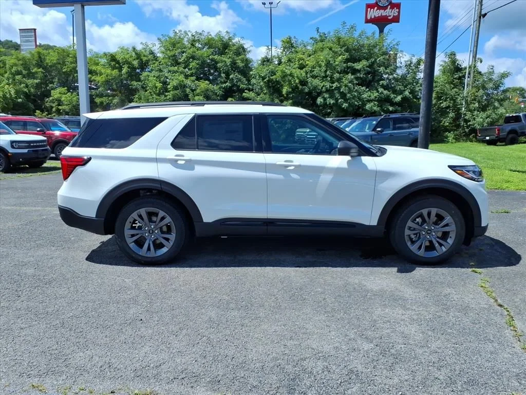 New 2026 Star White Metallic Tri-Coat Ford Active image 14