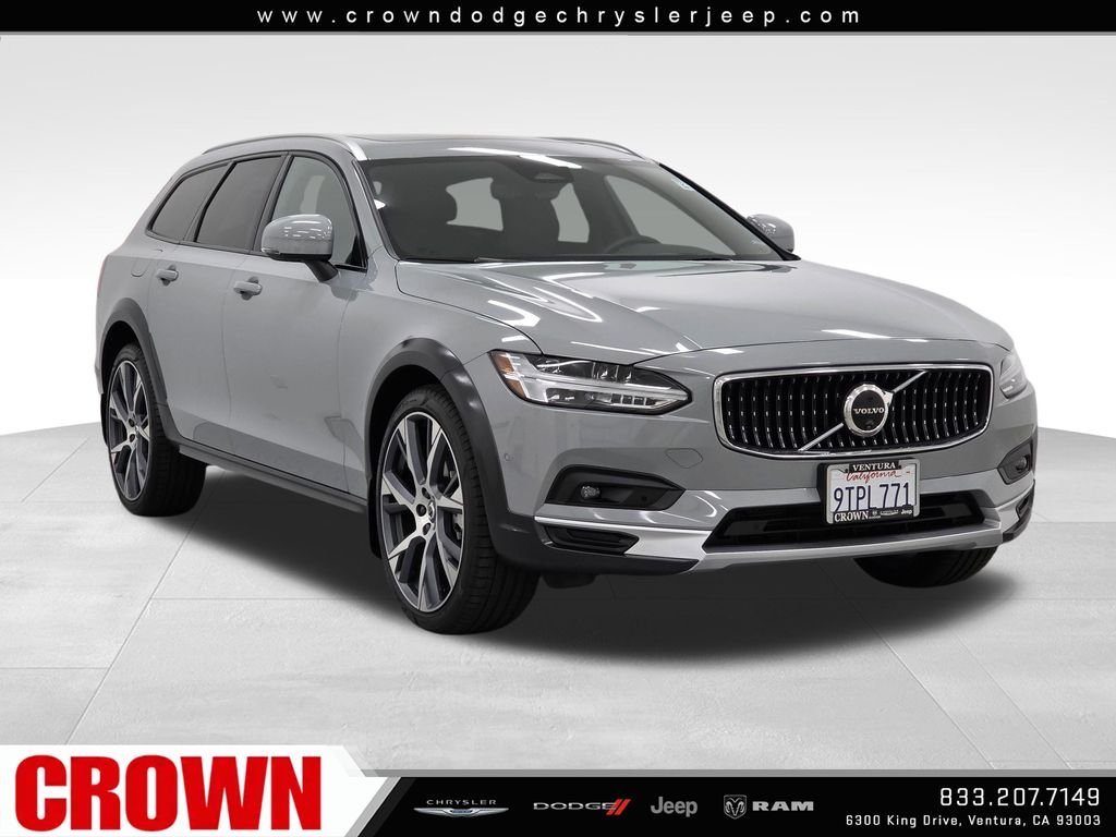 2025 Volvo V90 Cross Country B6 Ultra AWD's photo