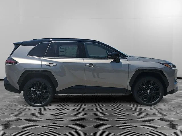 New 2026 Meteor Shower with Midnight Black Metallic roof Toyota XSE image 5