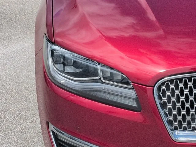 Used 2019 Red Lincoln Reserve image 10