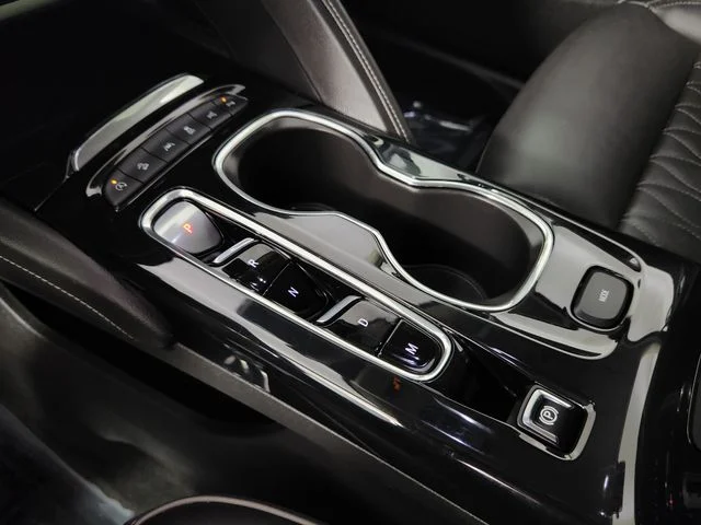Used 2022 Gray Buick Avenir image 31