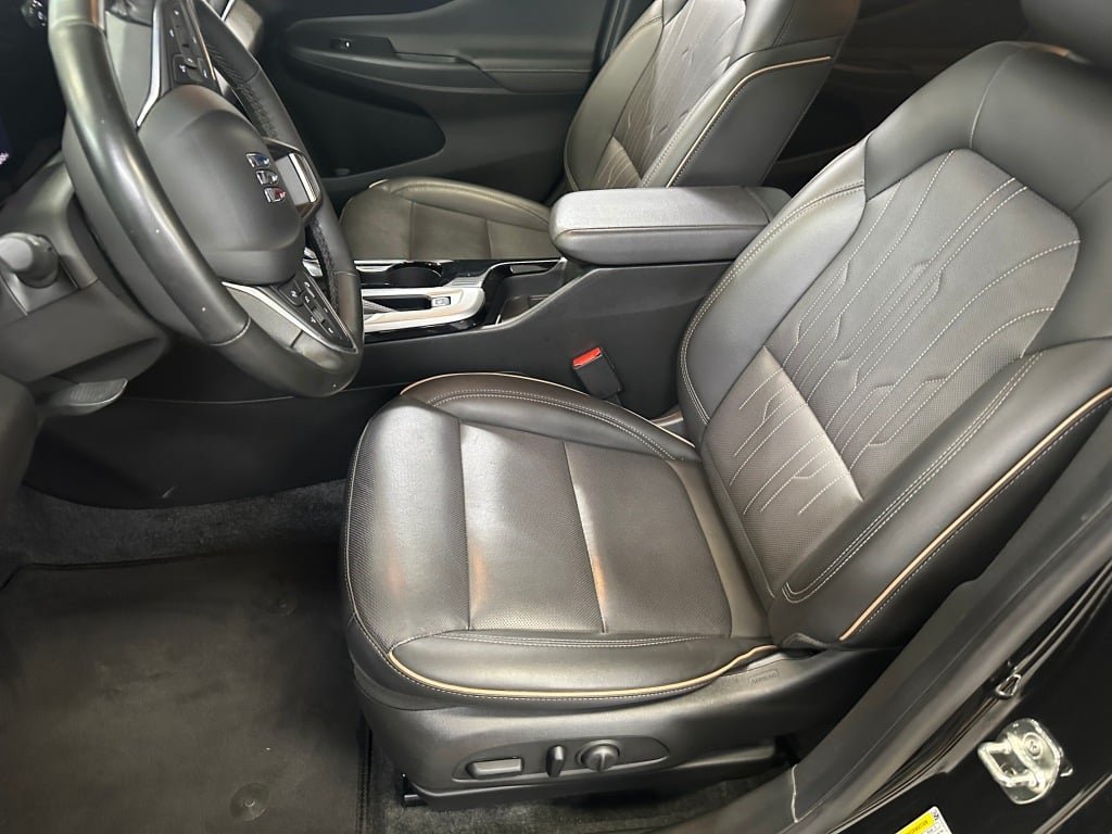 Certified Used 2024 Ebony Twilight Metallic Buick Avenir image 5
