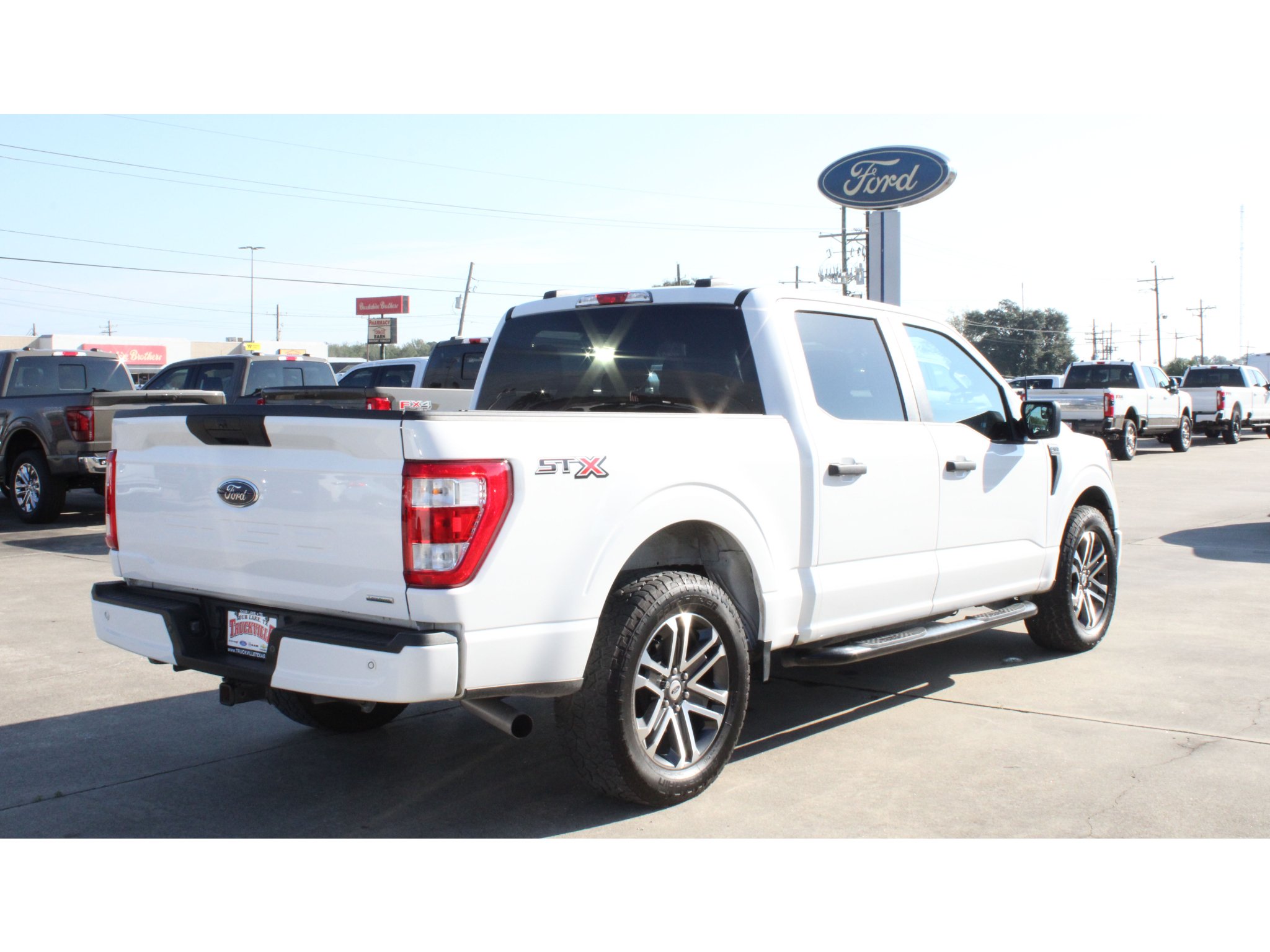 Used 2023 Oxford White Ford XL image 16