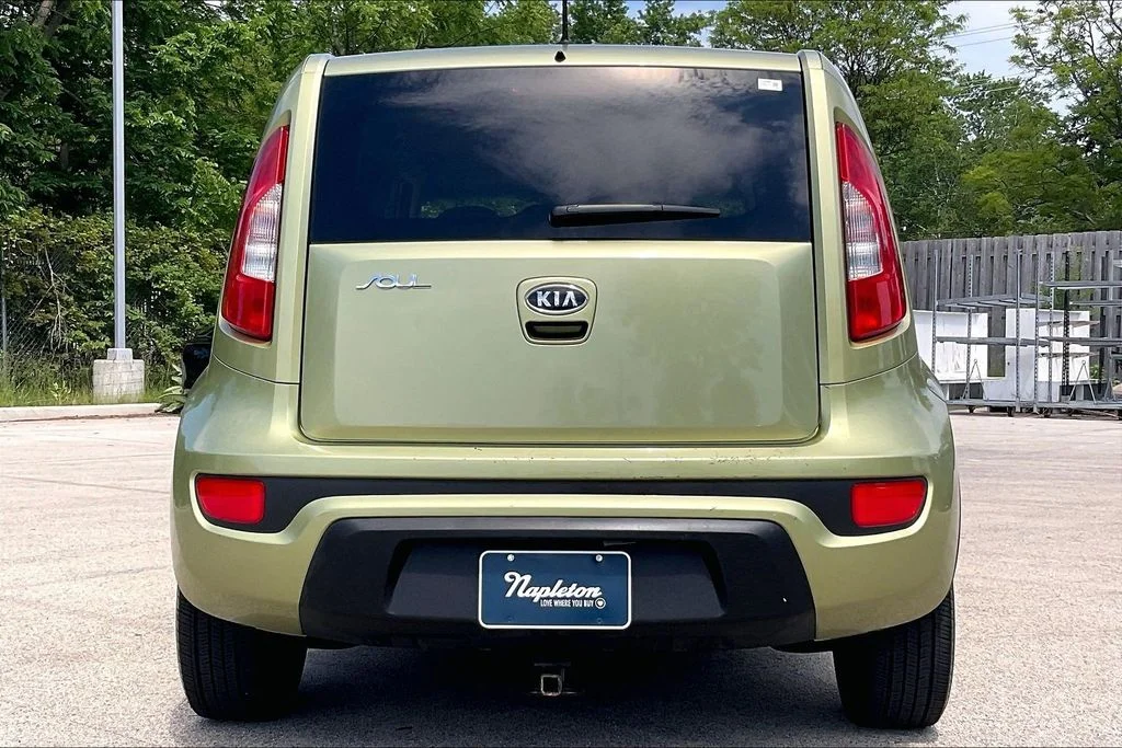 Used 2012 Green Kia Plus image 3