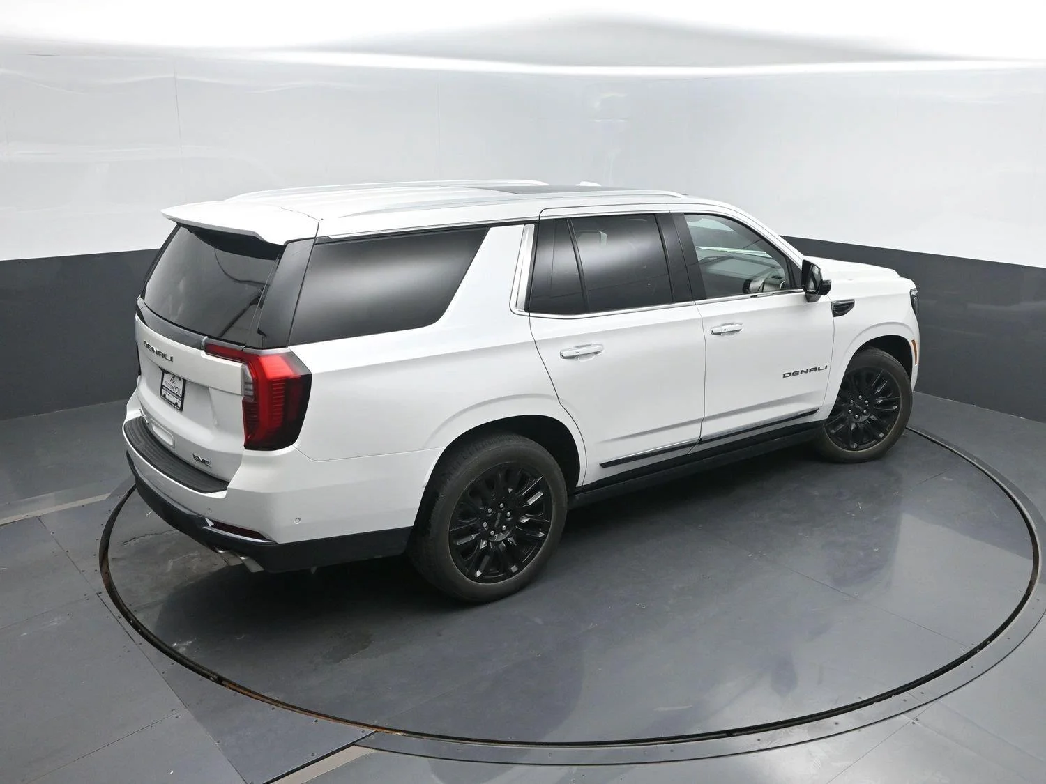 2025 GMC Yukon Denali Ultimate - Photo 47