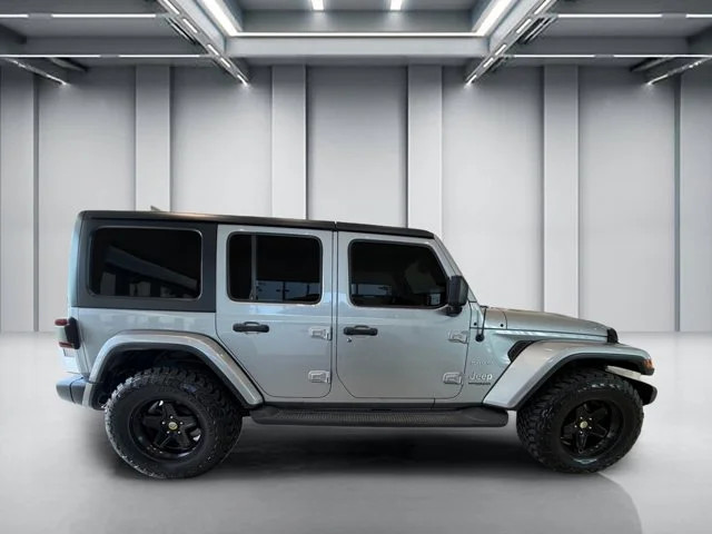 Used 2018 Silver Jeep Unlimited Sahara image 4