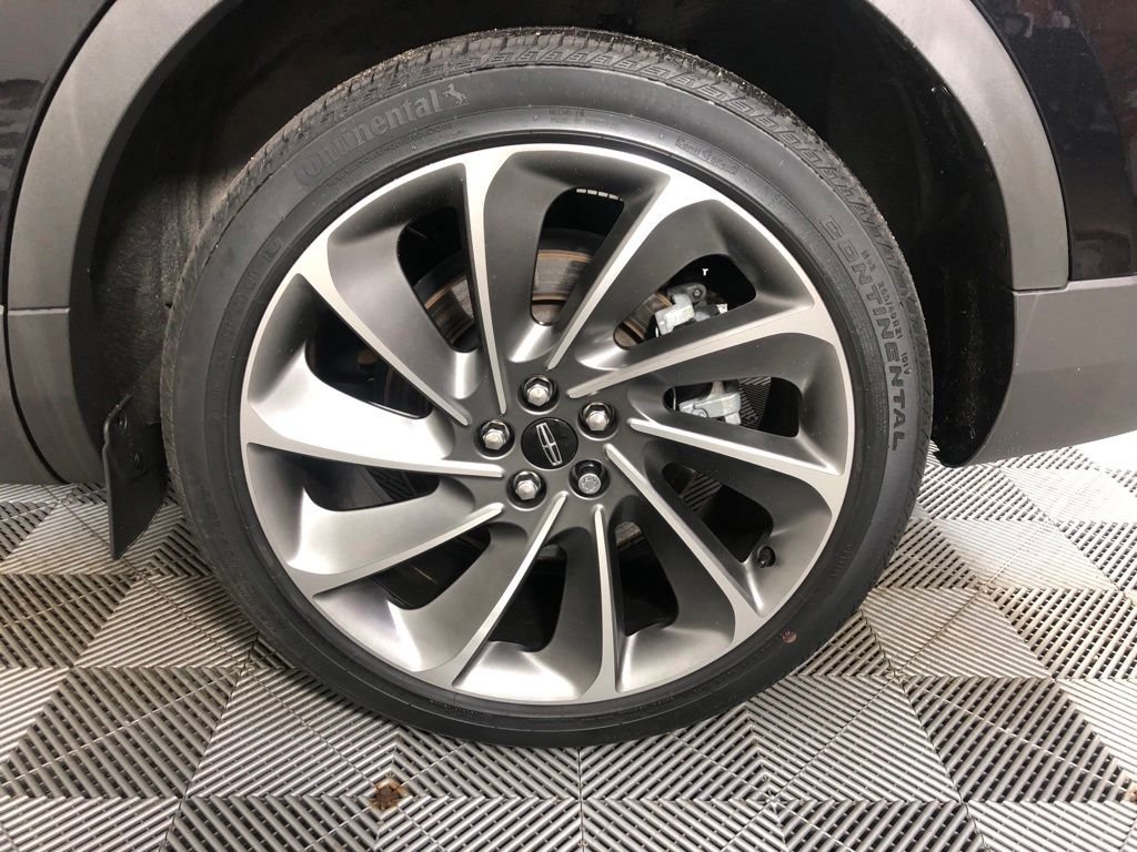 Used 2022 Black Lincoln Reserve image 21