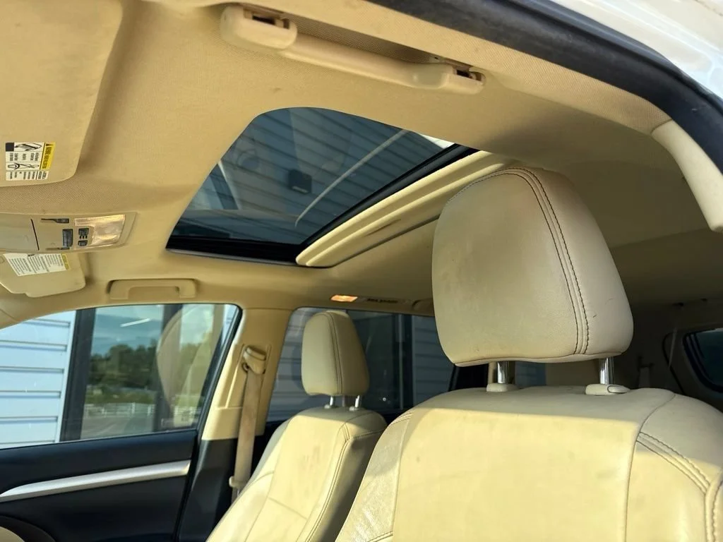 Used 2015 Blizzard Pearl Toyota XLE image 15