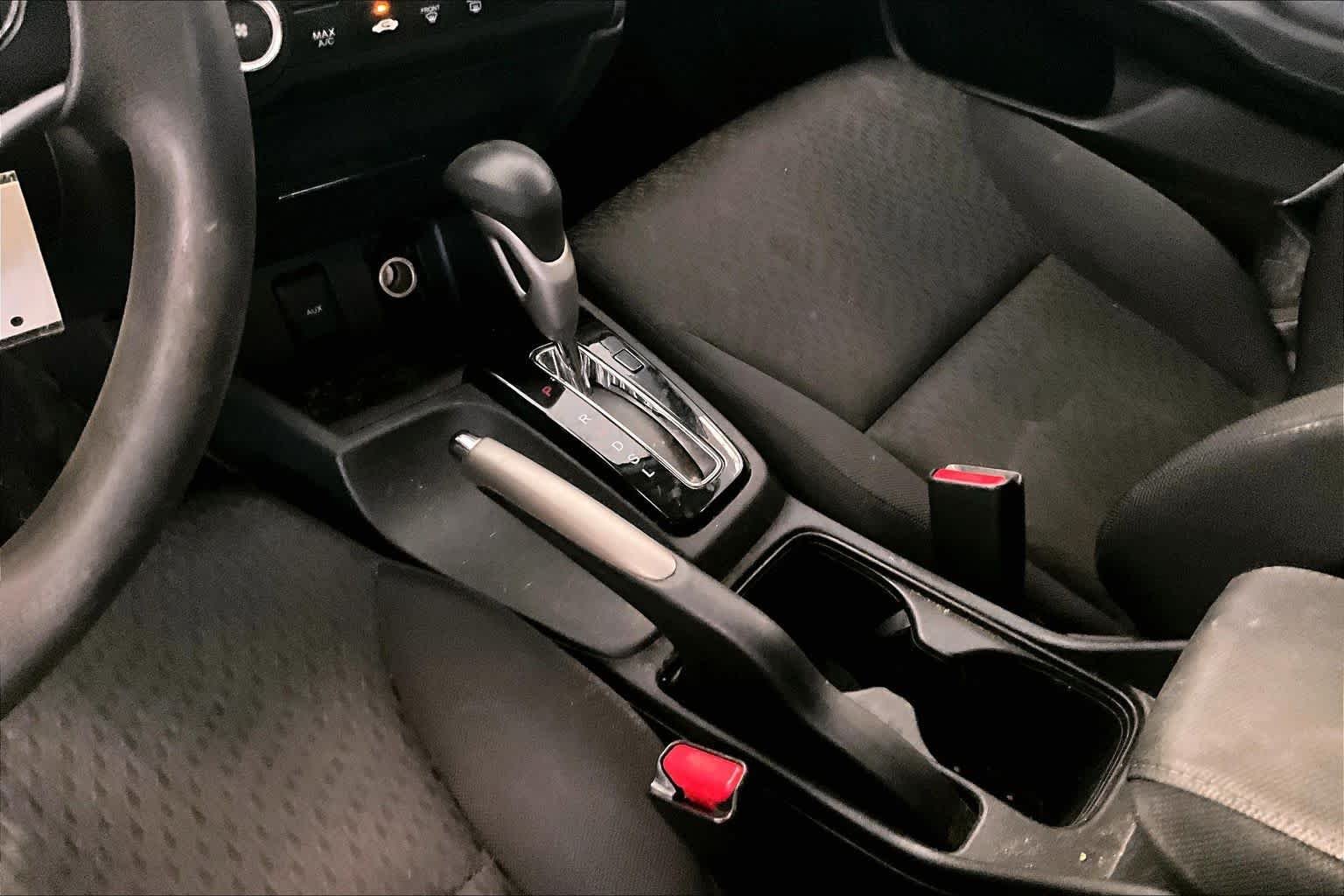Used 2014 Alabaster Silver Metallic Honda LX image 14
