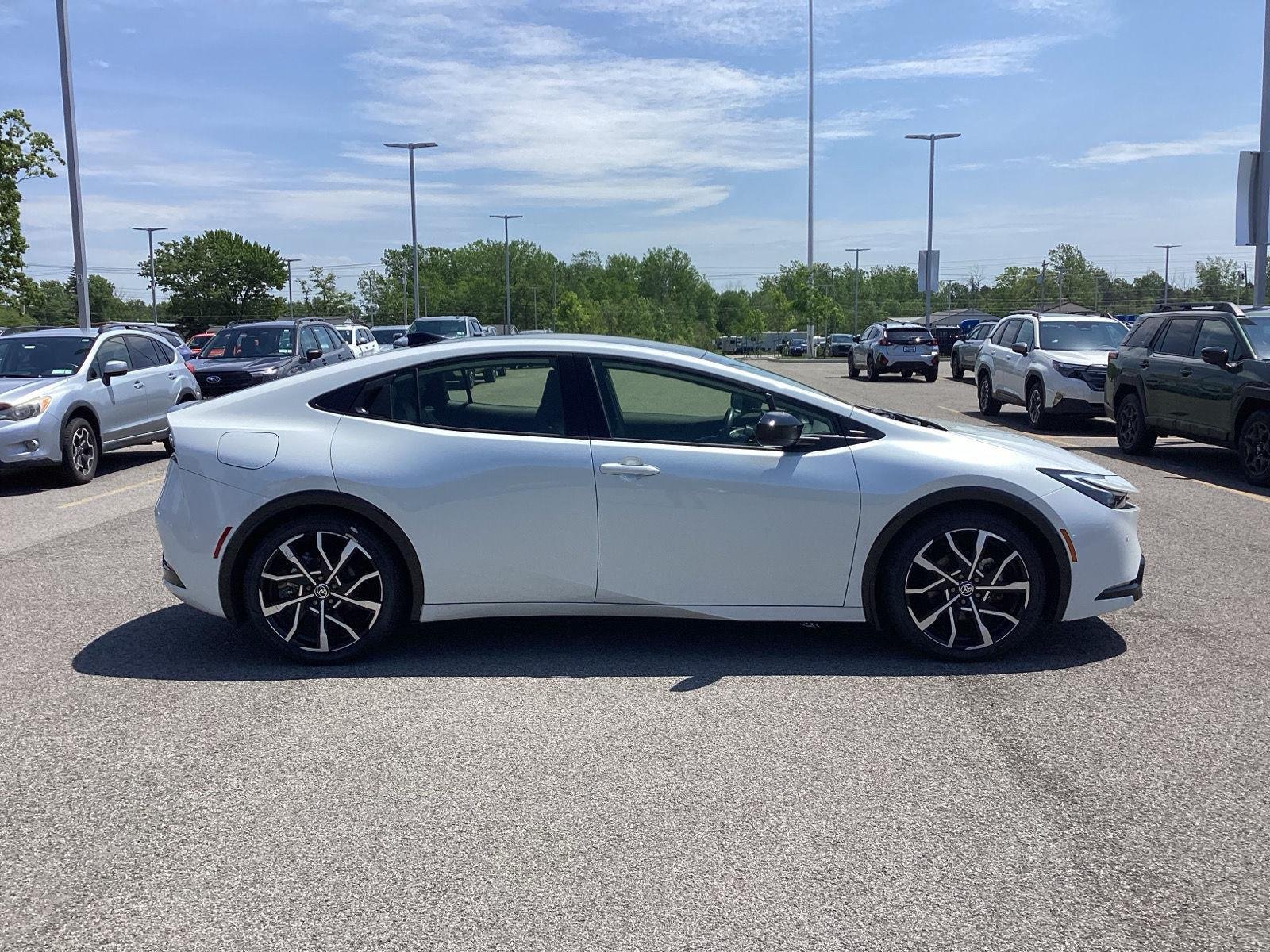 Used 2023 Wind Chill Pearl Toyota XSE image 9