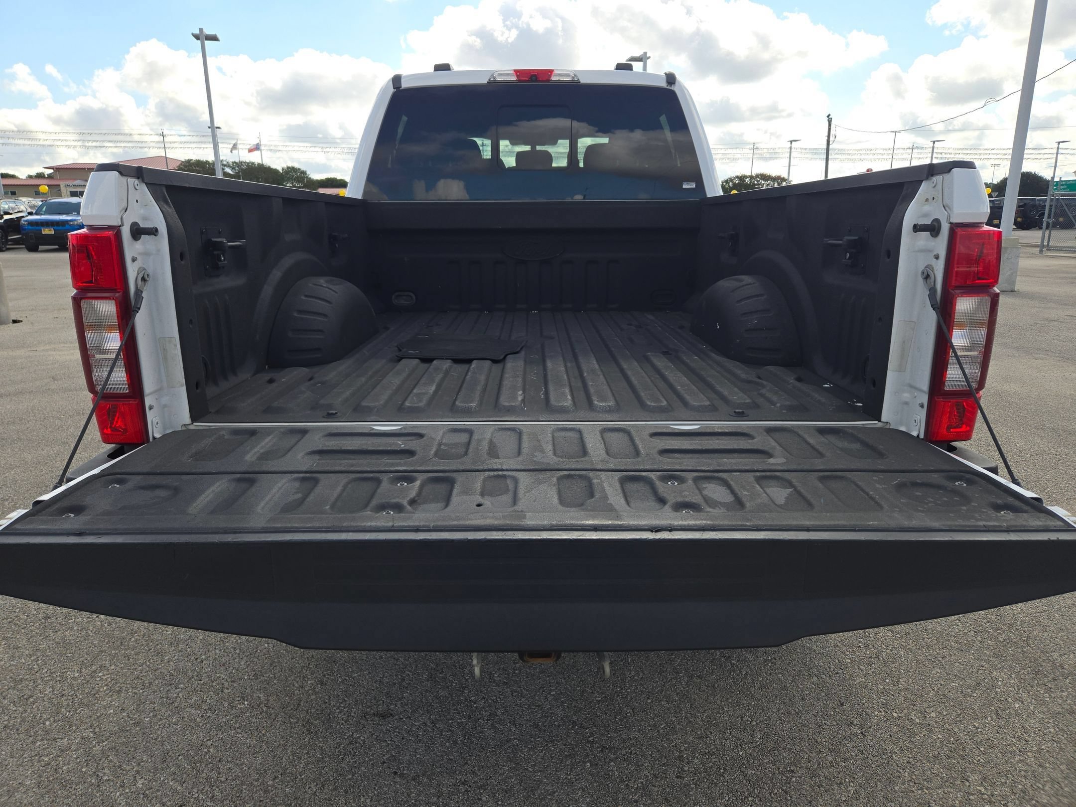 Used 2020 White Ford XLT image 24